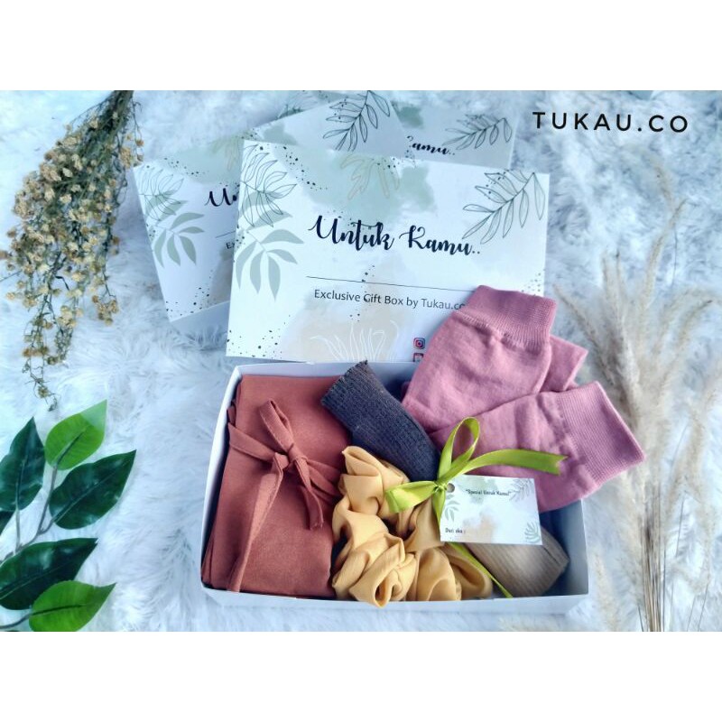 

KADO WISUDA MURAH/ KADO ULTAH UNIK / GIFT BOX HIJAB DAISY PACKAGE