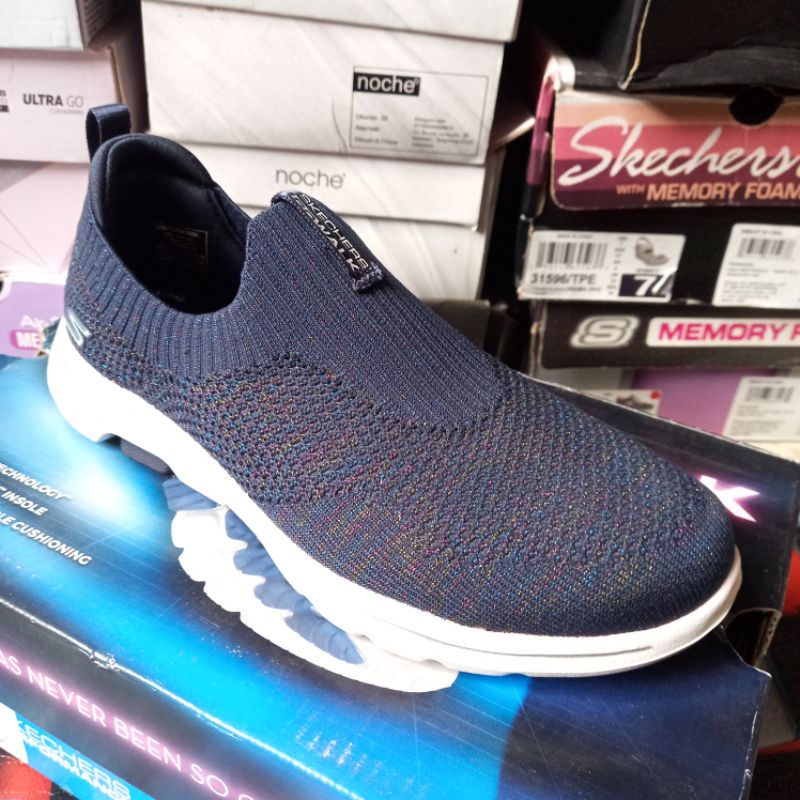SKECHERS WOMEN'S GO WALK 5 124030/NVMT ORIGINAL