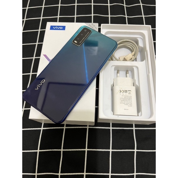 VIVO Y20 4/64 fulset second rasa baru