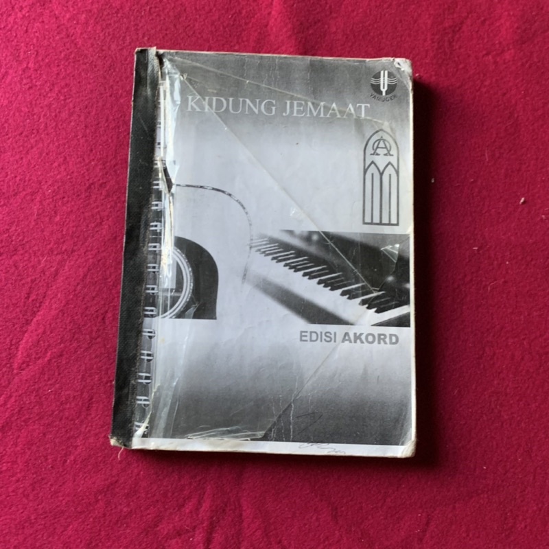 Buku Kidung Jemaat edisi Akord dan Not Angka