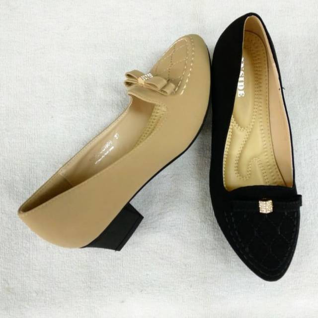 Sepatu loafers inside