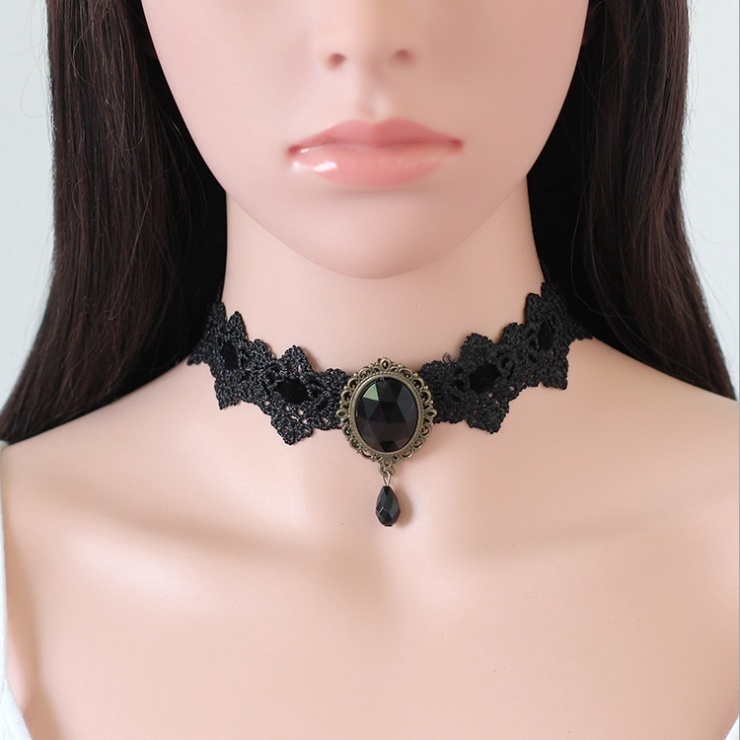 Kalung Choker Bahan Velvet Lace Dengan Liontin Batu Permata Untuk Wanita