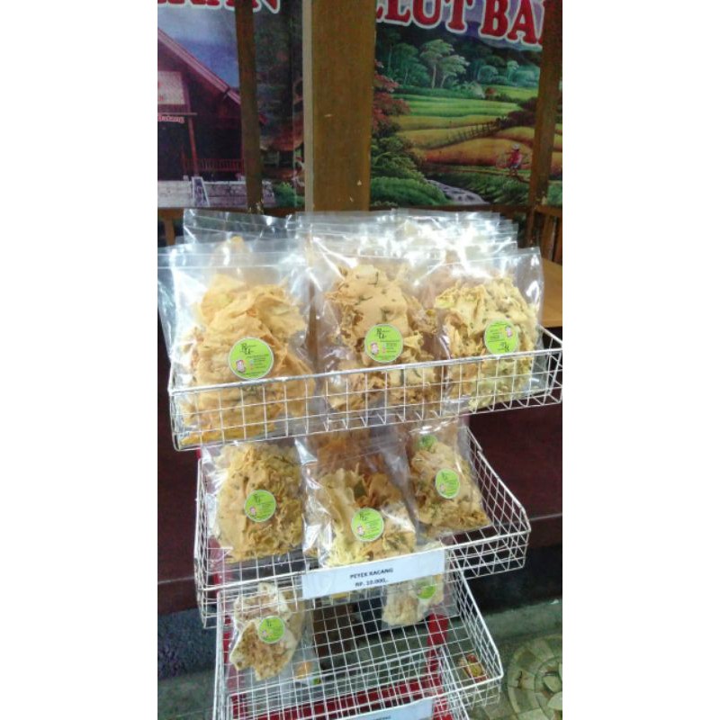 

Rempeyek Kacang dan Udang Rebon