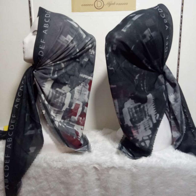 Denai hijab segi empat motif