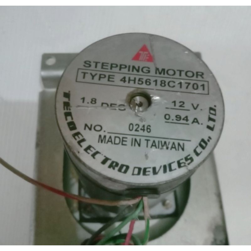 STEPPING MOTOR DC 12V - 0,9A- 1,8DEG /STEP