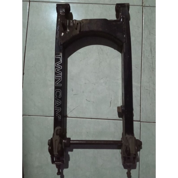 swing arm set lengan ayun megapro primus ori copotan set setelan rantai anting as roda belakang