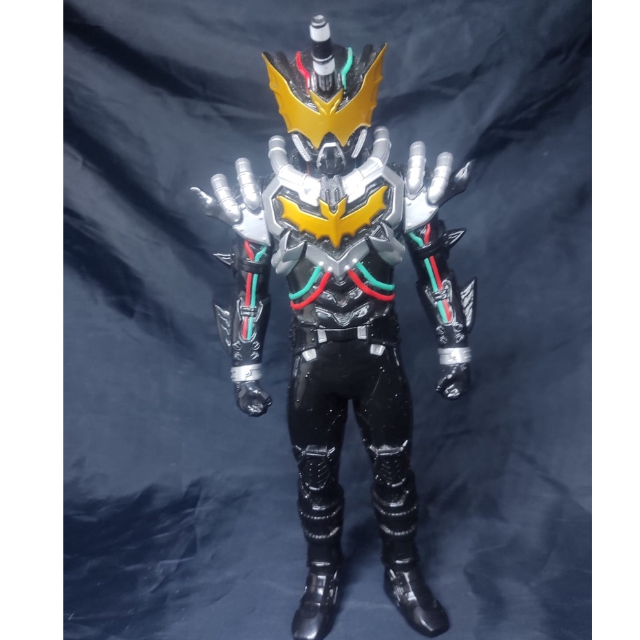 Kamen Rider Build Sofubi Kamen Rider Night Rogue