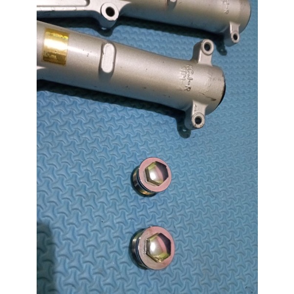 BAUD ATAS SHOCKBREAKER DEPAN TIGER OLD TIGER REVO  MEGA PRO OLD MEGA PRO NEW ORIGINAL