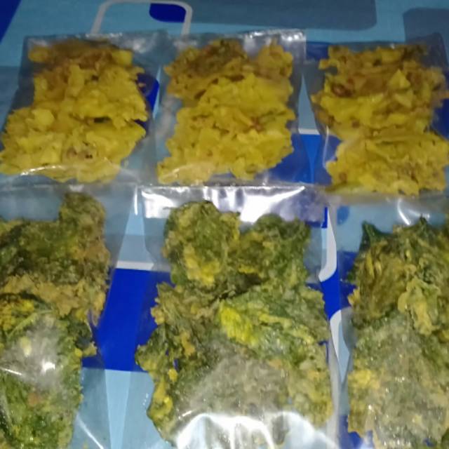 

Keripik peyek dan keripik bayam endes