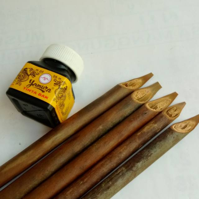 

Paket pena handam isi 5 pena dan 1 tinta