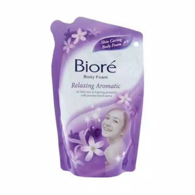 Biore sabun mandi cair 450 ml