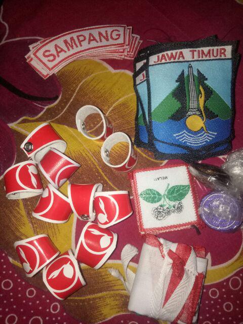 Bedge Tunas Leli Rajut Perempuan (isi 20 Pasang)