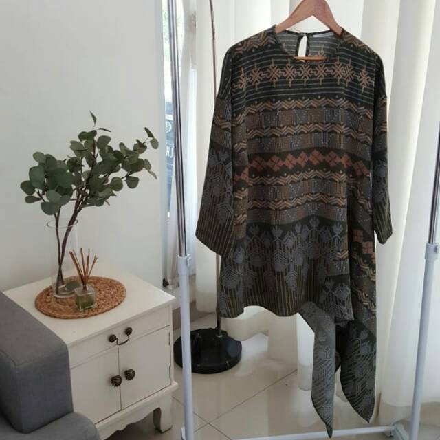 bayan top by ria miranda