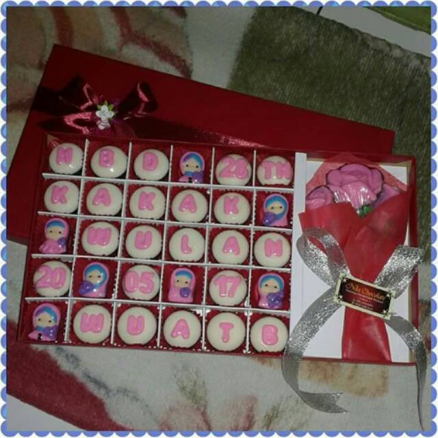 

COKLAT ULTAH/VALENTINE/UCAPAN MIX BUNGA