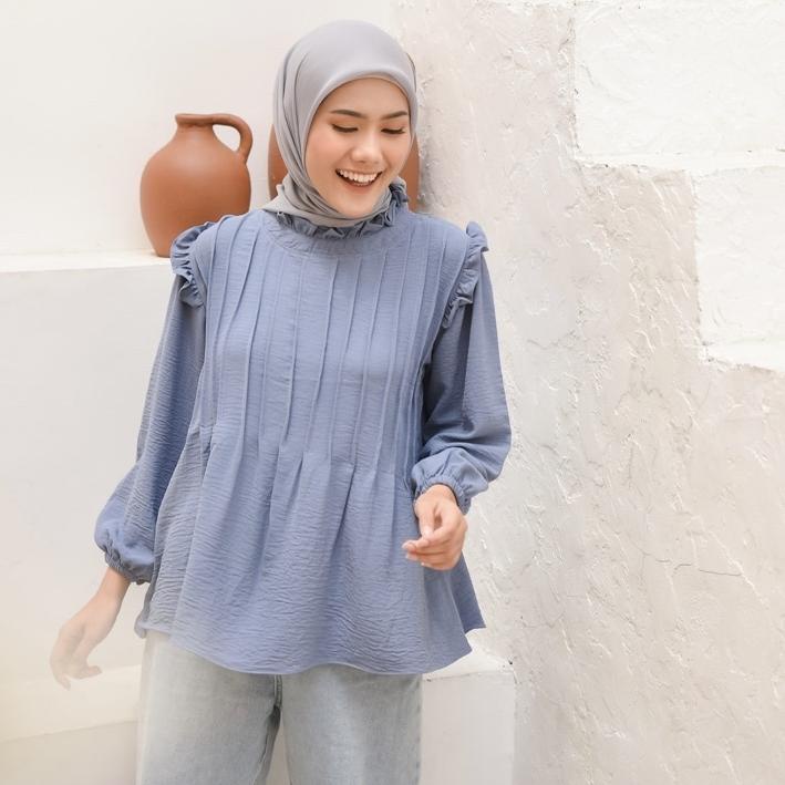 Foldline blouse by loewy 빠