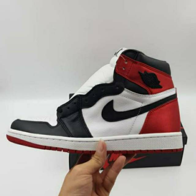 jordan satin black toe 1