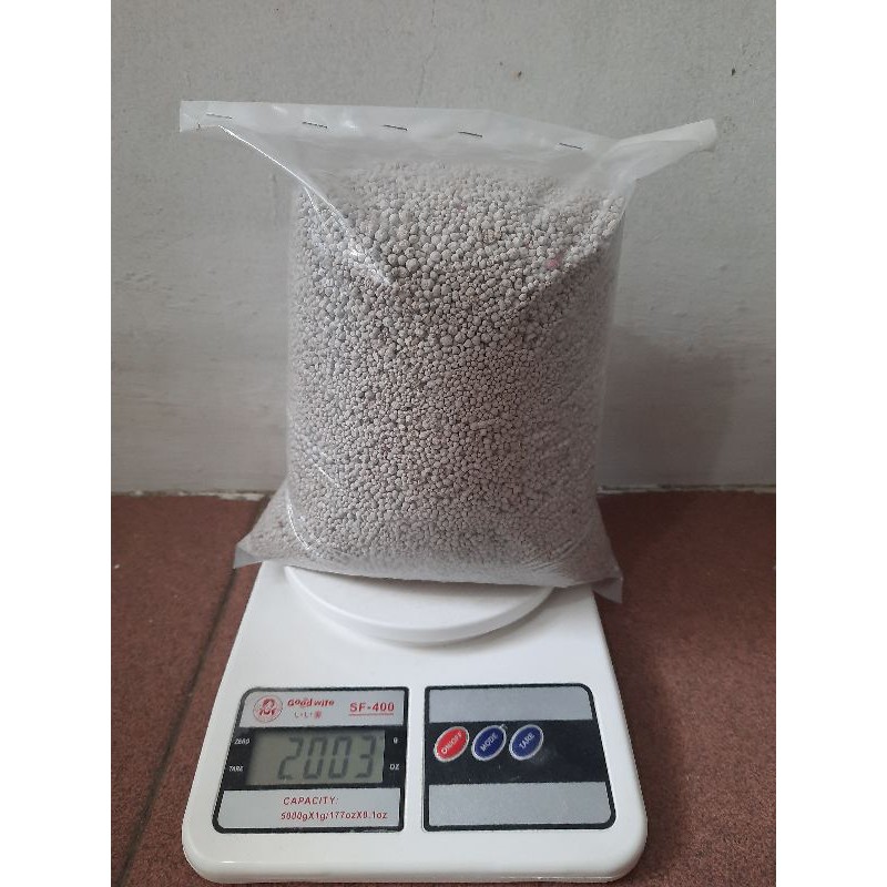 Pasir Gumpal Wangi / Pasir Kucing Bentonite Repack 1 Kg