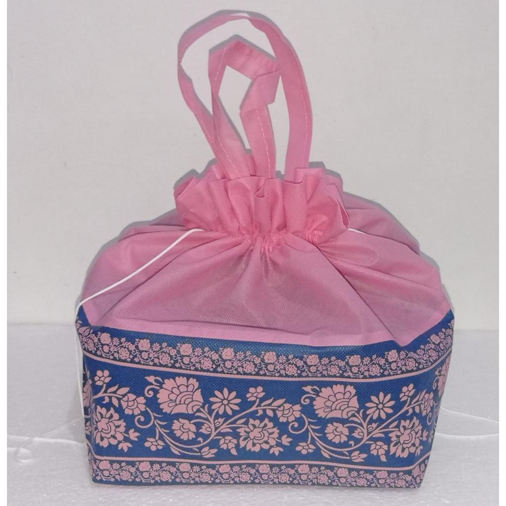 

Tas spundbond mewah tas berkat hajatan kotak nasi 20x20 tas box nasi serut 29x22x22 MNDP