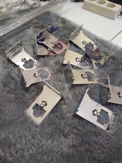 Bracket Pipa Kotak Tembok 7 Cm