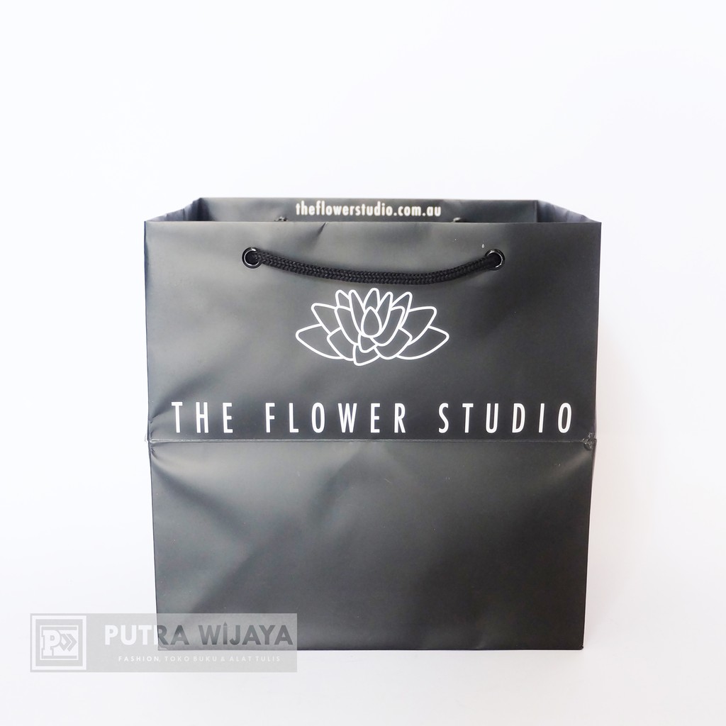 

Paper Bag (Tas Kertas) Import Kotak Hitam Flower