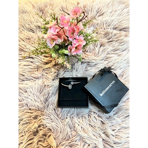 Buttonscarves Signature Bangle