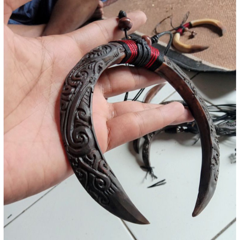 taring babi ukir/kalung taring babi ukir sepasang besar panjang