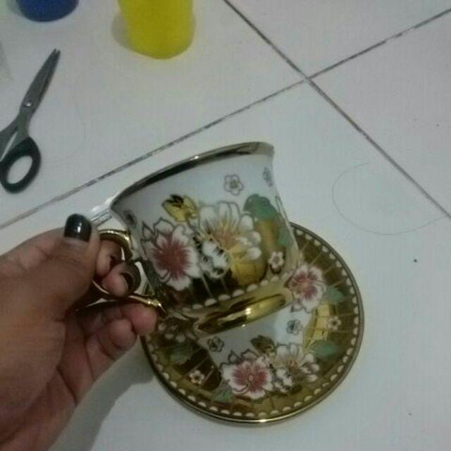 Cangkir+tatakan (per-bj) Embos Gold Kembang Fiori