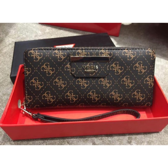 Dompet wanita merk Guess