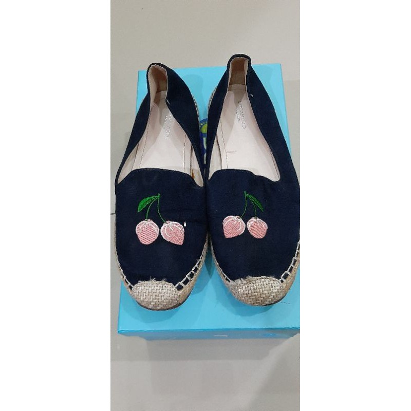 PL sepatu Urban & Co