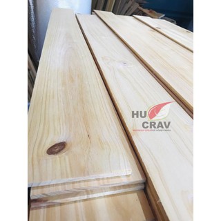 papan kayu  jati belanda atau kayu  pinus tanpa bekas paku 