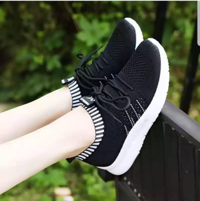 Mony Kets White / Black