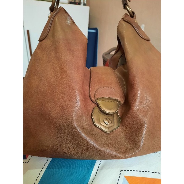 tas preloved rouge and lounge