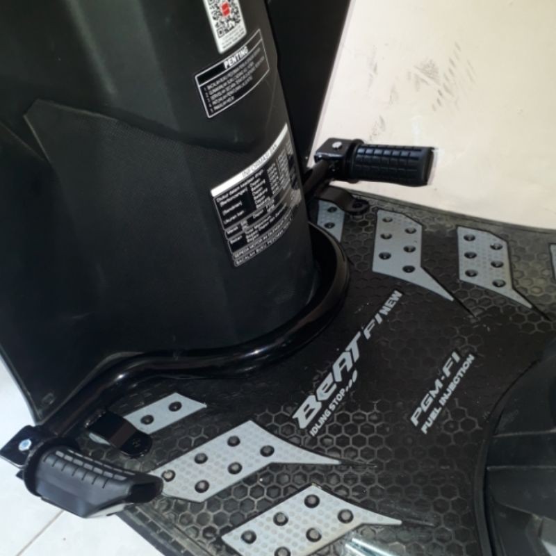 pijakan kaki depan motor Beat fi 2017-19
