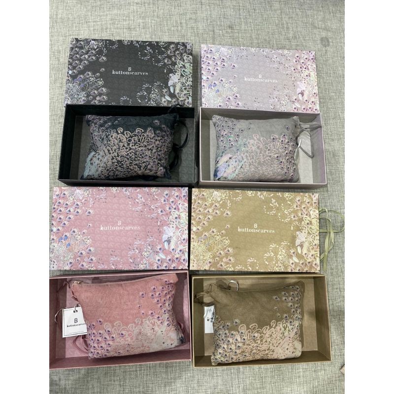 READY Ederra Prayer Robe Buttonscarves