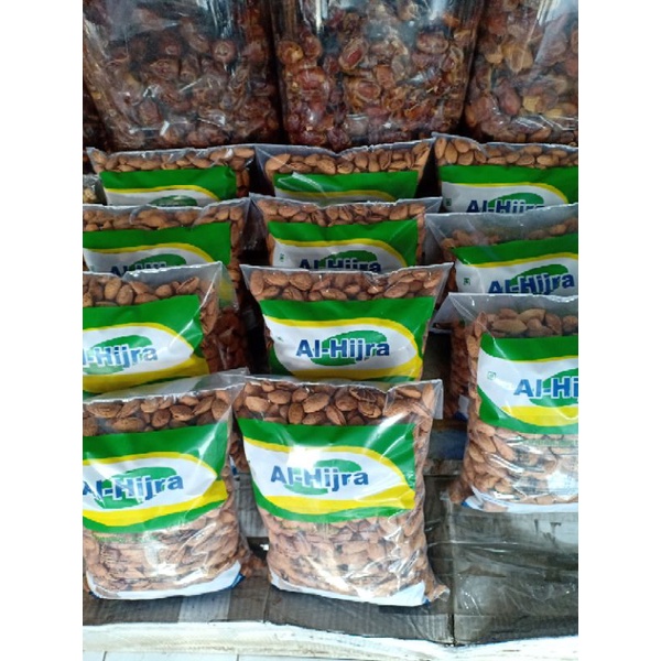 

kacang almond 1 kg