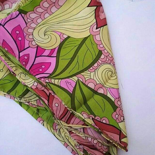 Jilbab segiempat motif/ segiempat motif/ jilbab motif wolfis