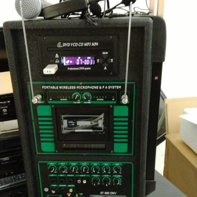 Portable Wireless 10 inchi dvd Usb player Original Bagus Bekualitas