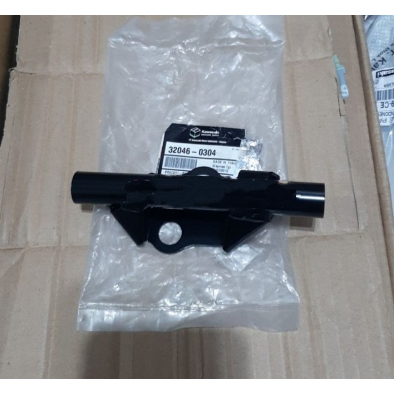 BRACKET-breket dudukan jok depan kawasaki er6 er6n er6f original