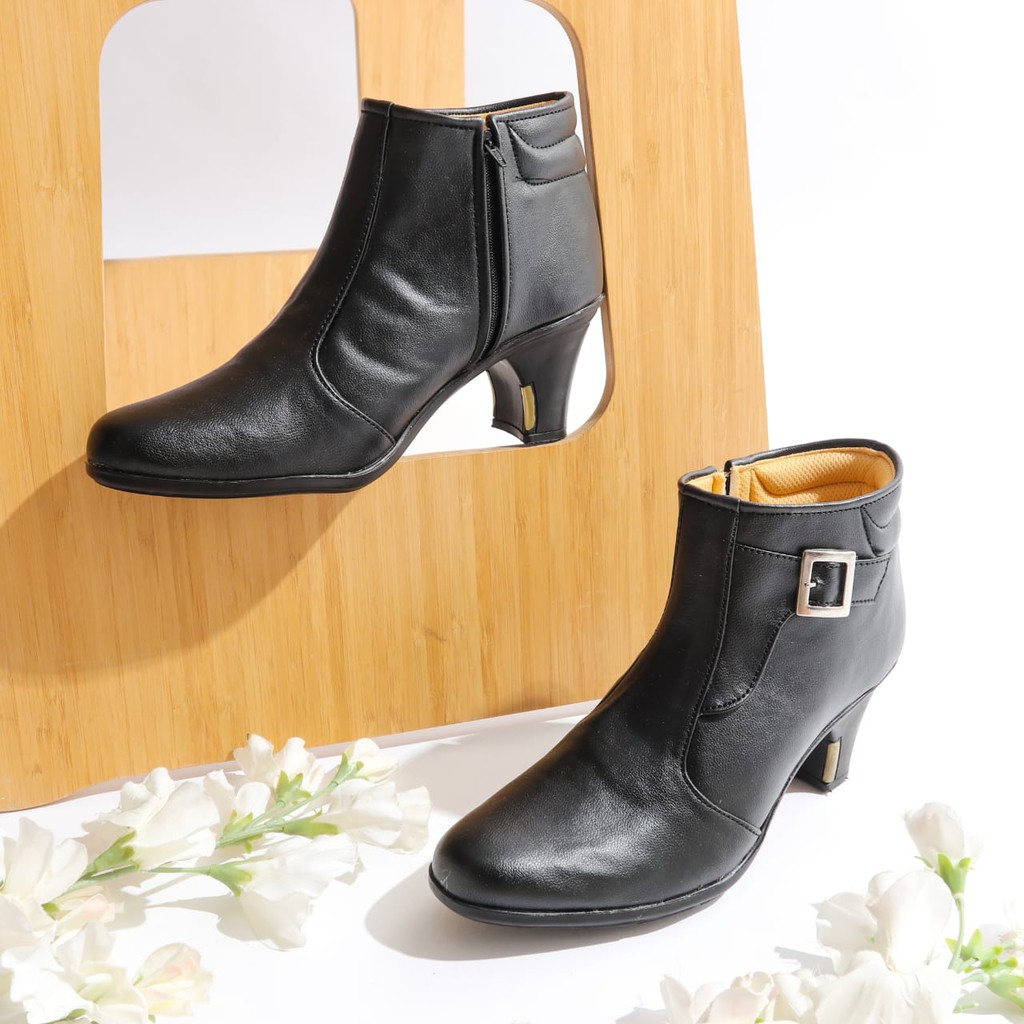 MONTELLA Adena Sepatu Boots Korea Terkini