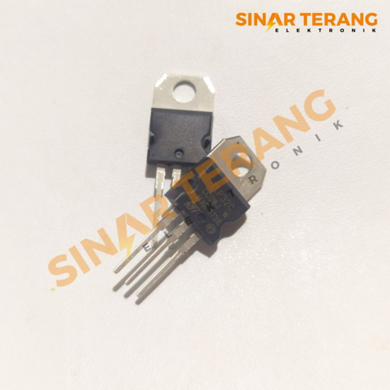 Tip 31 dan Tip 32 sepasang transistor