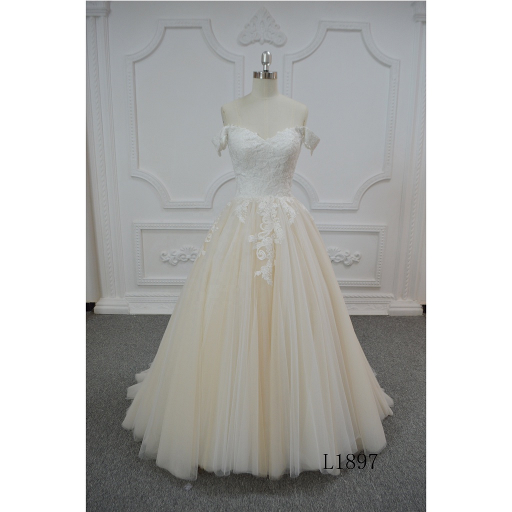Wedding dress / gaun pengantin ivory mewah