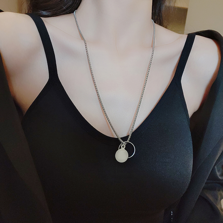 Kalung Rantai Dengan Liontin Yibo Warna Silver Gaya Hip Hop Untuk Wanita