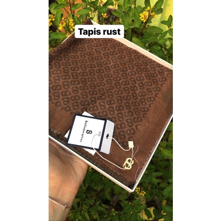 tapis rust buttonscarves