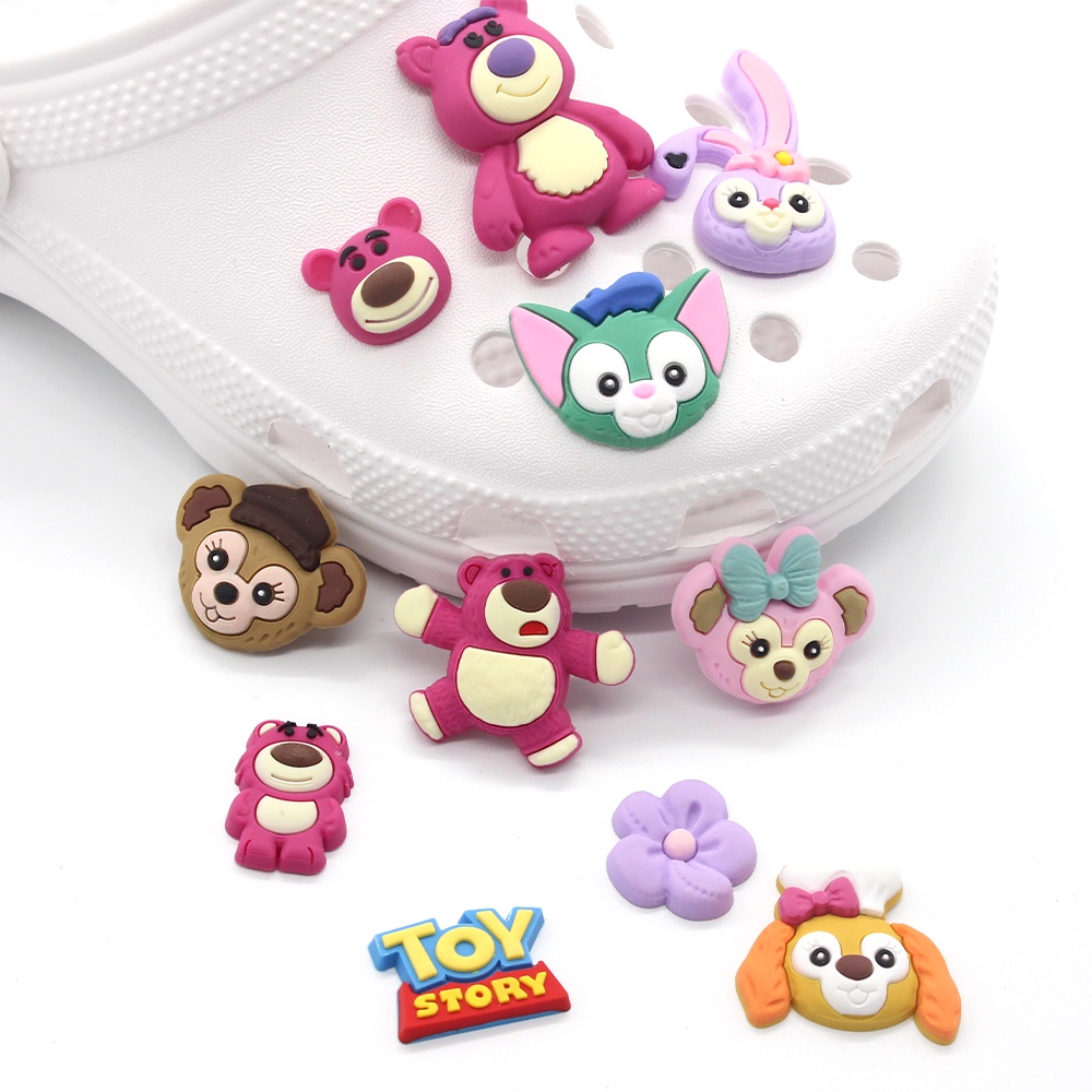 Shoe charms Crocs 11gaya Gesper Sepatu Kartun Beruang Strawberry Bentuk Jibbitz Bahan DIY untuk menghias sepatu Untuk Hadiah Anak sandal  decorate accessories