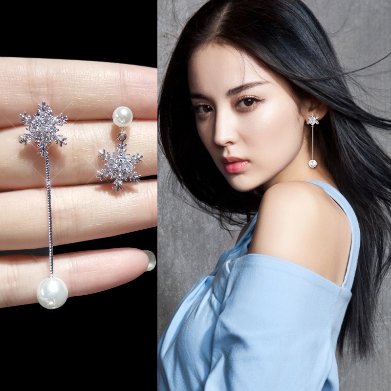 Korea fashion style kepingan salju asimetris anting-anting stud semua yang sesuai dengan panjang mut