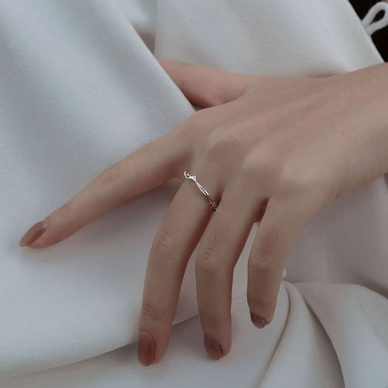 Simple and Beautiful Twisted Ring Student Summer Jewelry