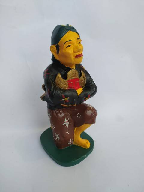 PAJANGAN MINIATUR PATUNG ABDI DALEM KRATON JOGJA 21x10x8 cm BAHAN FIBERGLASS - DEKORASI RUMAH