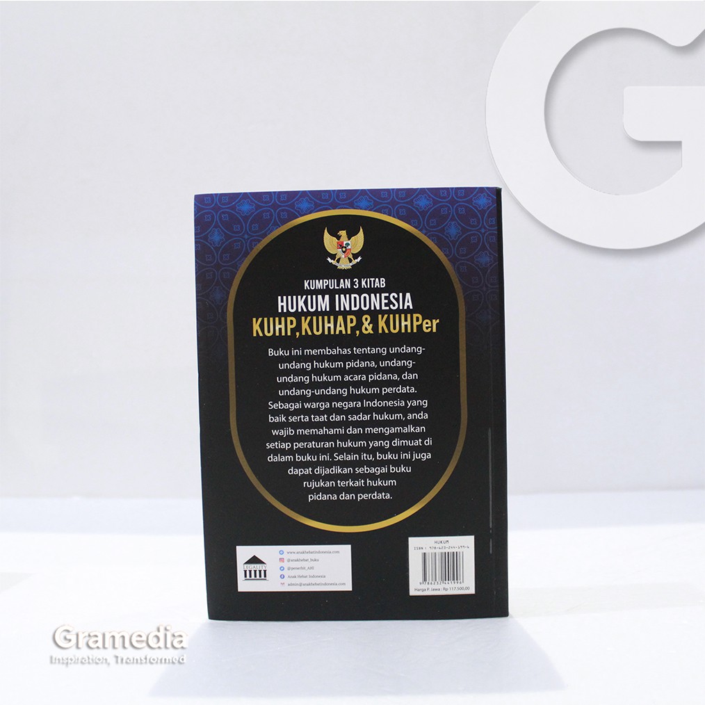 Gramedia Palembang - Kumpulan 3 Kitab Hukum Indonesia: Kuhp, Kuhap, Kuhper Dan Penjelasannya-1