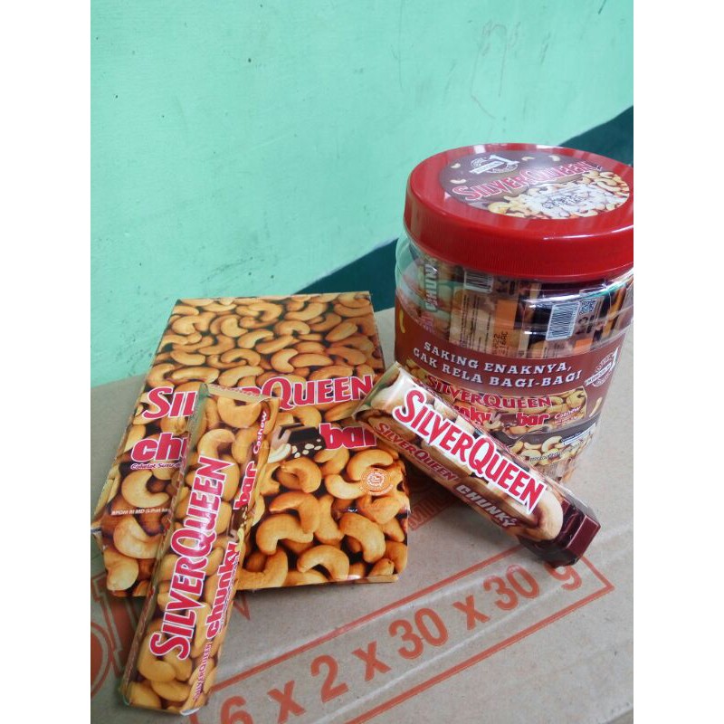 

SILVERQUEEN CHUNKY BAR 1 TOPLES 12 PCS X 26 GRAM ex 30gr, COKLAT SILVER QUEEN CHUNKY BAR MINI 26 gr