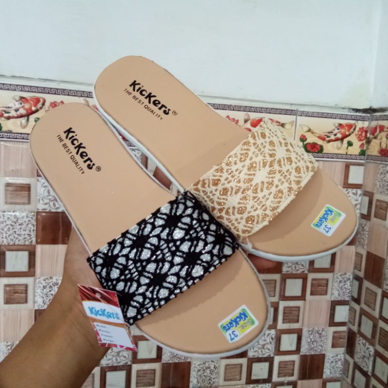 SANDAL KICKERS WANITA Slop Brukat